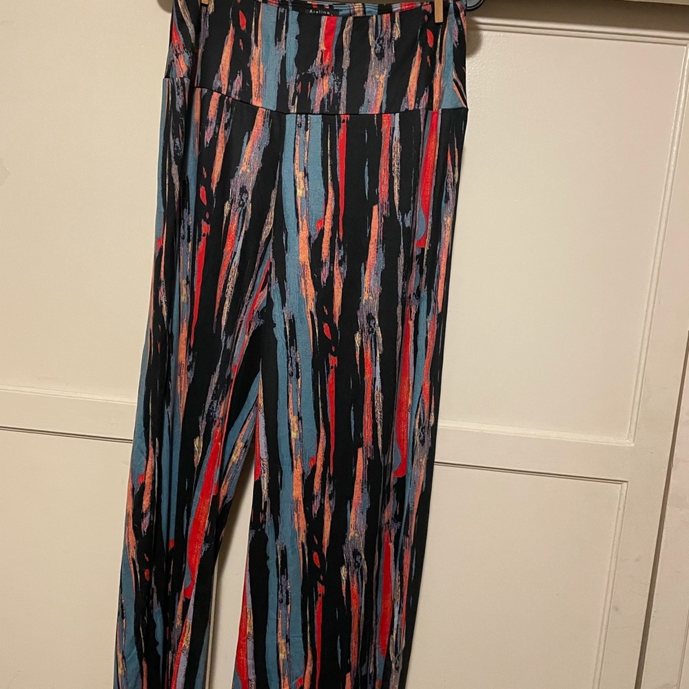NWOT Super Comfy, Flattering Palazzo Arolina Pants size Large